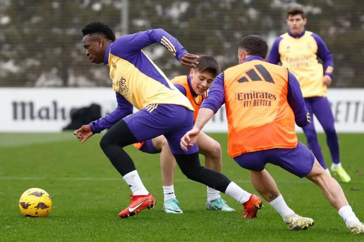 APÓS DOIS MESES, VINI JR SERÁ TITULAR DO REAL MADRID NESTA QUARTA (3) - SAIBA ONDE ASSISTIR